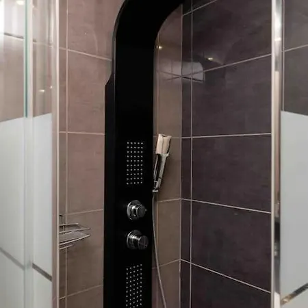 Luxury In Downtown Szaloniki